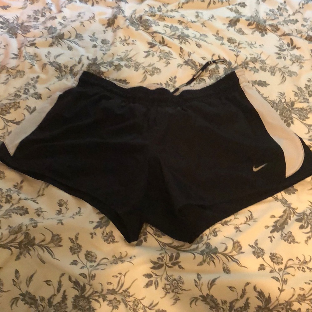 Nike women’s running shorts excellent condition